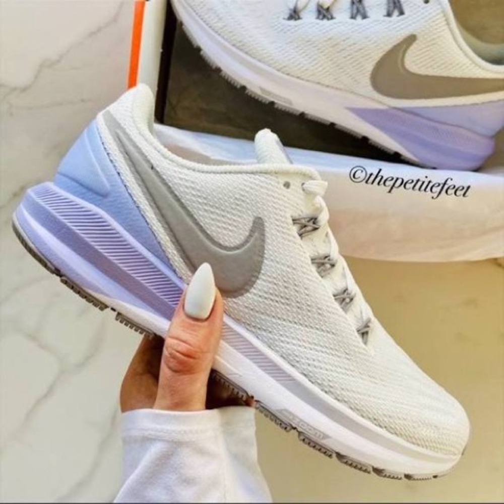 nike zoom structure 22 sneakers